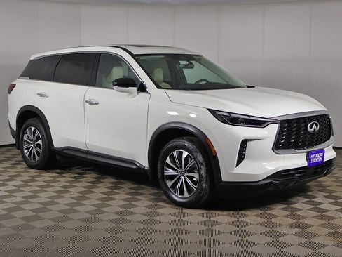 Used 2023 INFINITI QX60 Pure image 2