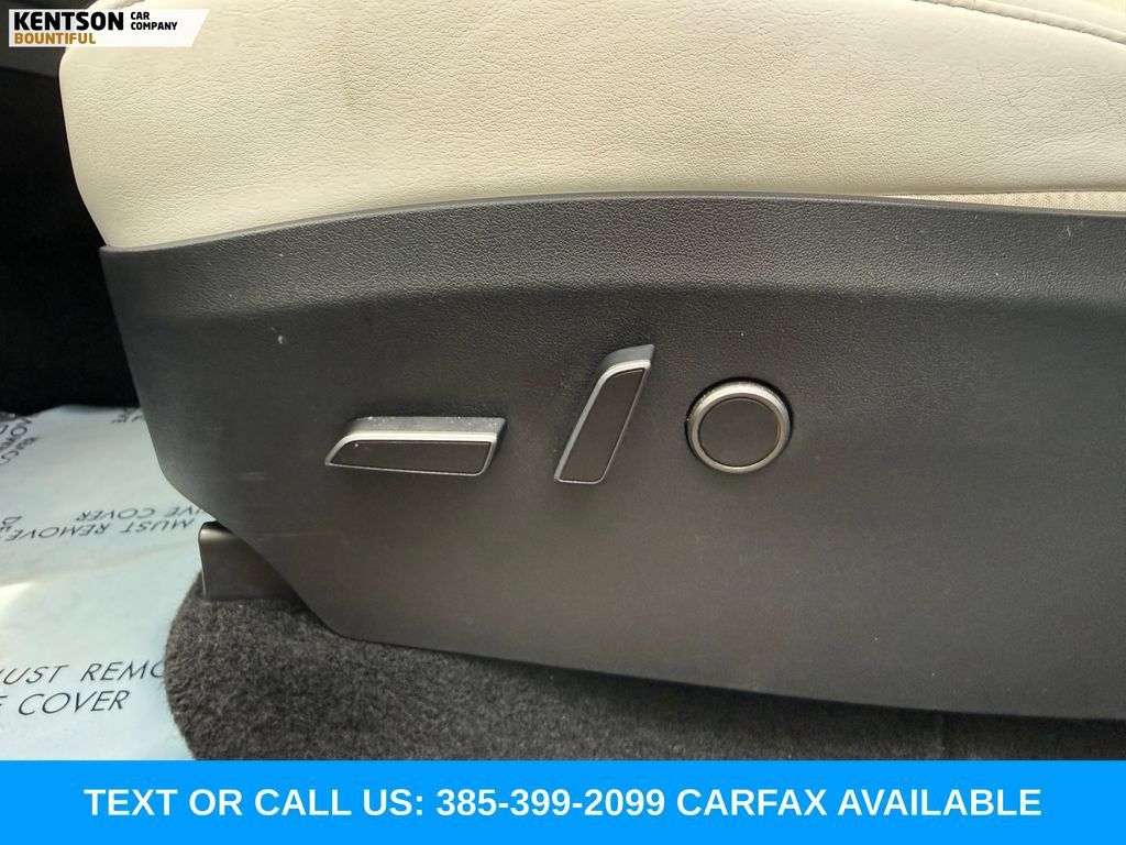 Used 2023 Tesla Model Y Long Range AWD/4WD image 26