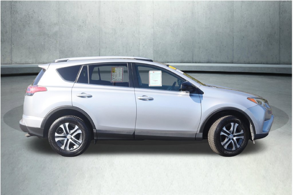 Used 2016 Toyota RAV4 LE AWD/4WD image 12