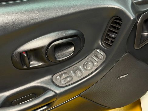 Used 2002 Chevrolet Corvette Coupe w/ Preferred Equipment Group2 image 21