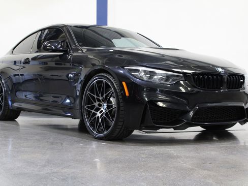 Used 2018 BMW M4 Coupe RWD image 3