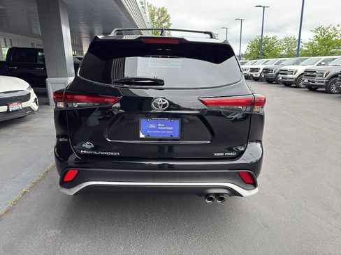Used 2023 Toyota Highlander XSE AWD/4WD image 5