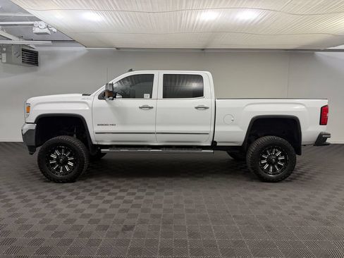 Used 2019 GMC Sierra 2500 SLT w/ Suspension Package, Off-Road AWD/4WD image 2