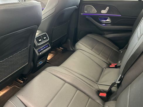 Used 2024 Mercedes-Benz GLS 450 4MATIC image 12