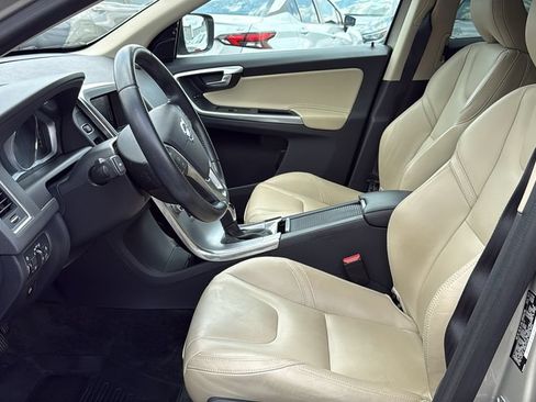 Used 2017 Volvo XC60 T5 Dynamic w/ Preferred Option Package FWD image 21