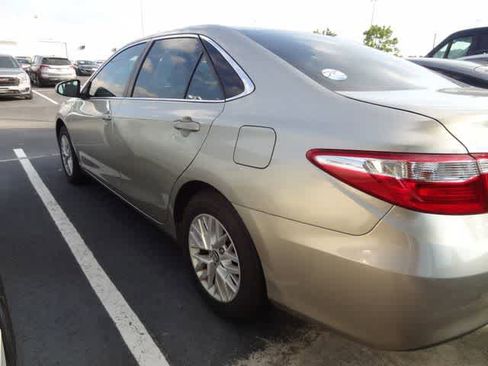 Used 2017 Toyota Camry LE FWD image 6