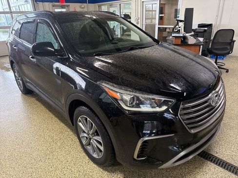 Used 2017 Hyundai Santa Fe SE FWD image 7