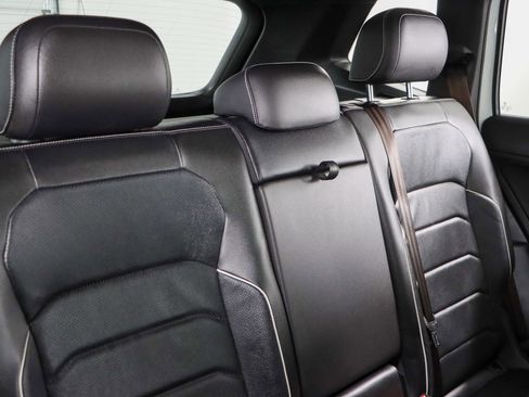 Used 2022 Volkswagen Tiguan SEL R-Line image 29