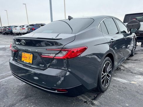 Used 2025 Toyota Camry XLE image 3