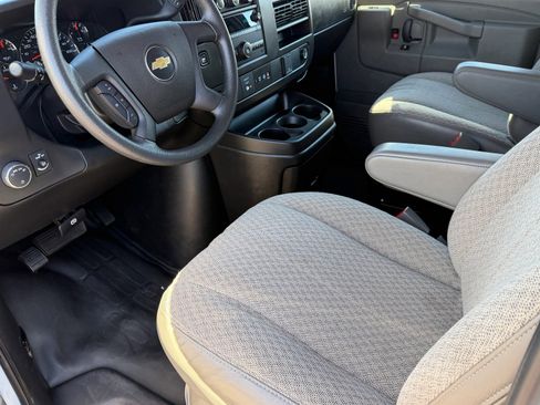 Used 2023 Chevrolet Express 3500 LS image 21