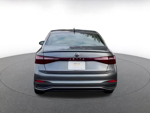 Used 2025 Volkswagen Jetta SE image 8