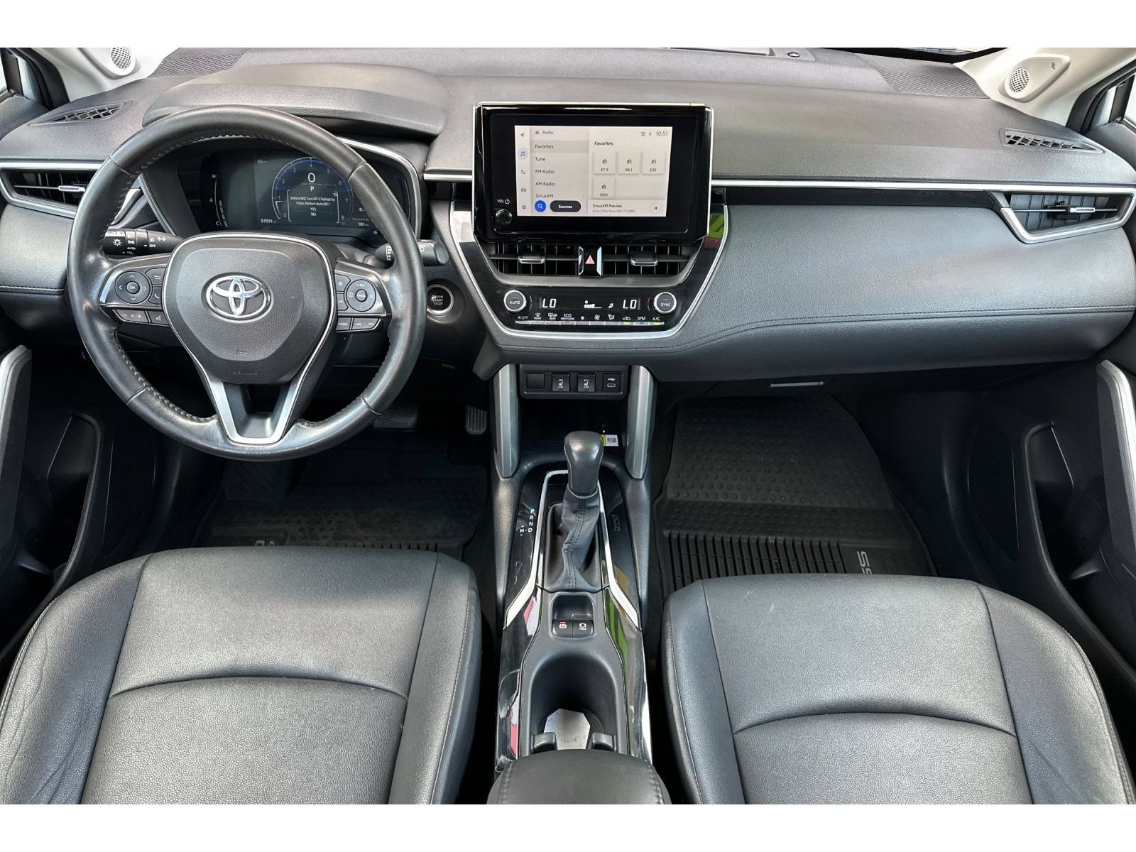 Used 2023 Toyota Corolla Cross XLE w/ Convenience Package AWD/4WD image 15