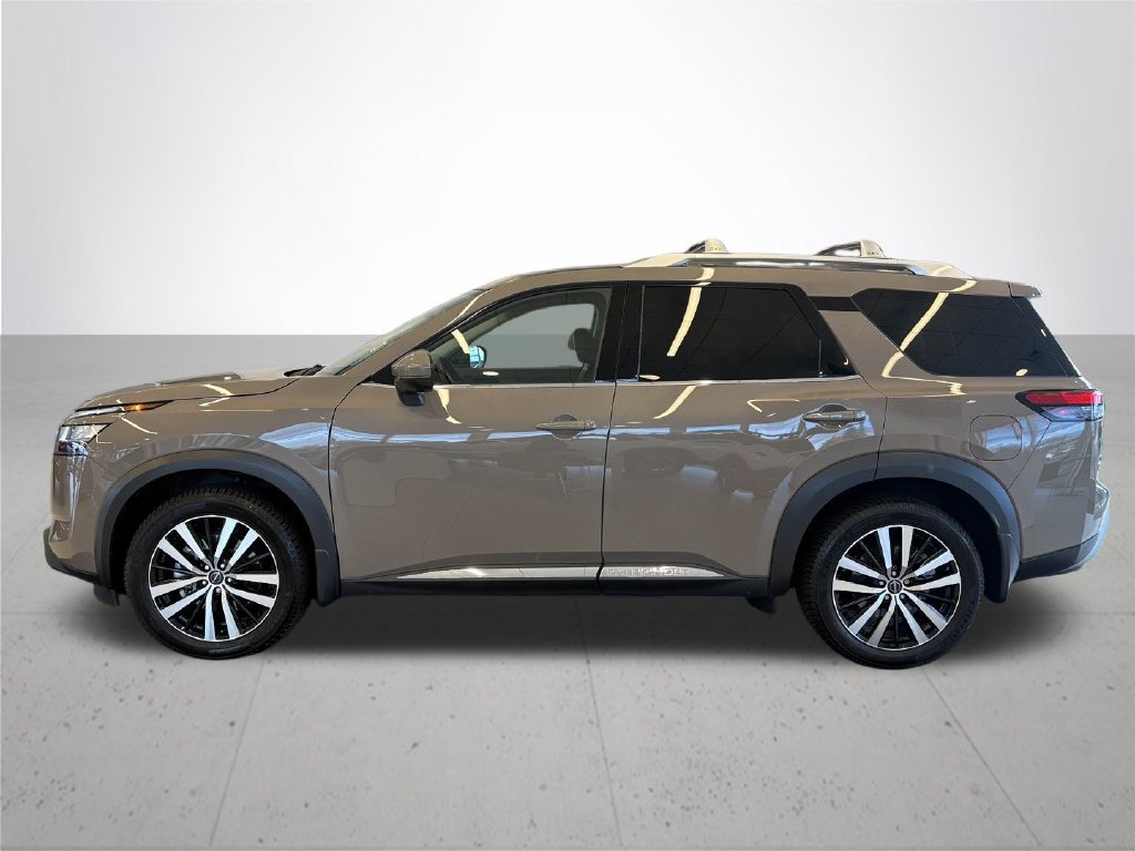 Used 2023 Nissan Pathfinder Platinum AWD/4WD image 11