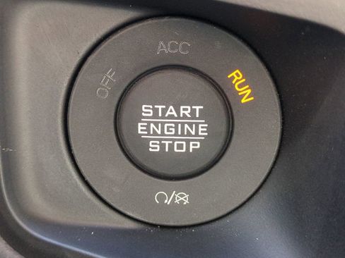 Used 2025 Jeep Wrangler Unlimited Sahara AWD/4WD image 30