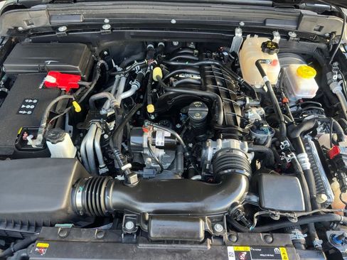Used 2023 Jeep Wrangler Unlimited Sport AWD/4WD image 46