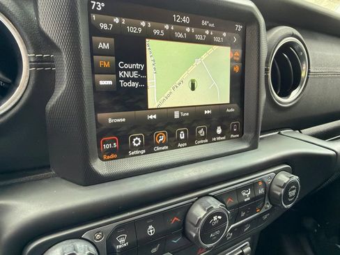 Used 2019 Jeep Wrangler Unlimited Sahara AWD/4WD image 23
