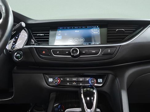 Used 2019 Buick Regal Essence w/ Driver Confidence Package I FWD image 13