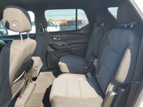 Certified 2023 Chevrolet Traverse LT FWD image 23