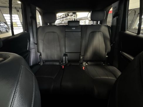 Used 2025 Mercedes-Benz GLB 250 image 5