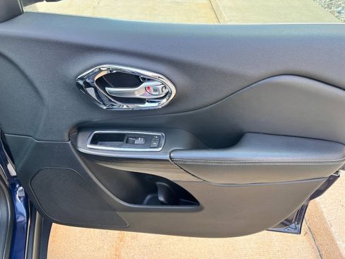 Used 2014 Jeep Cherokee Limited FWD image 24