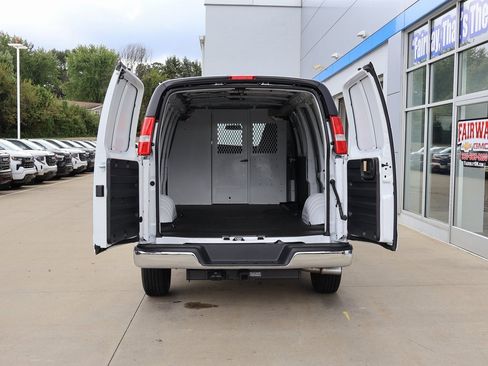 New 2025 GMC Savana 3500 Work Van w/ Driver Convenience Package image 21