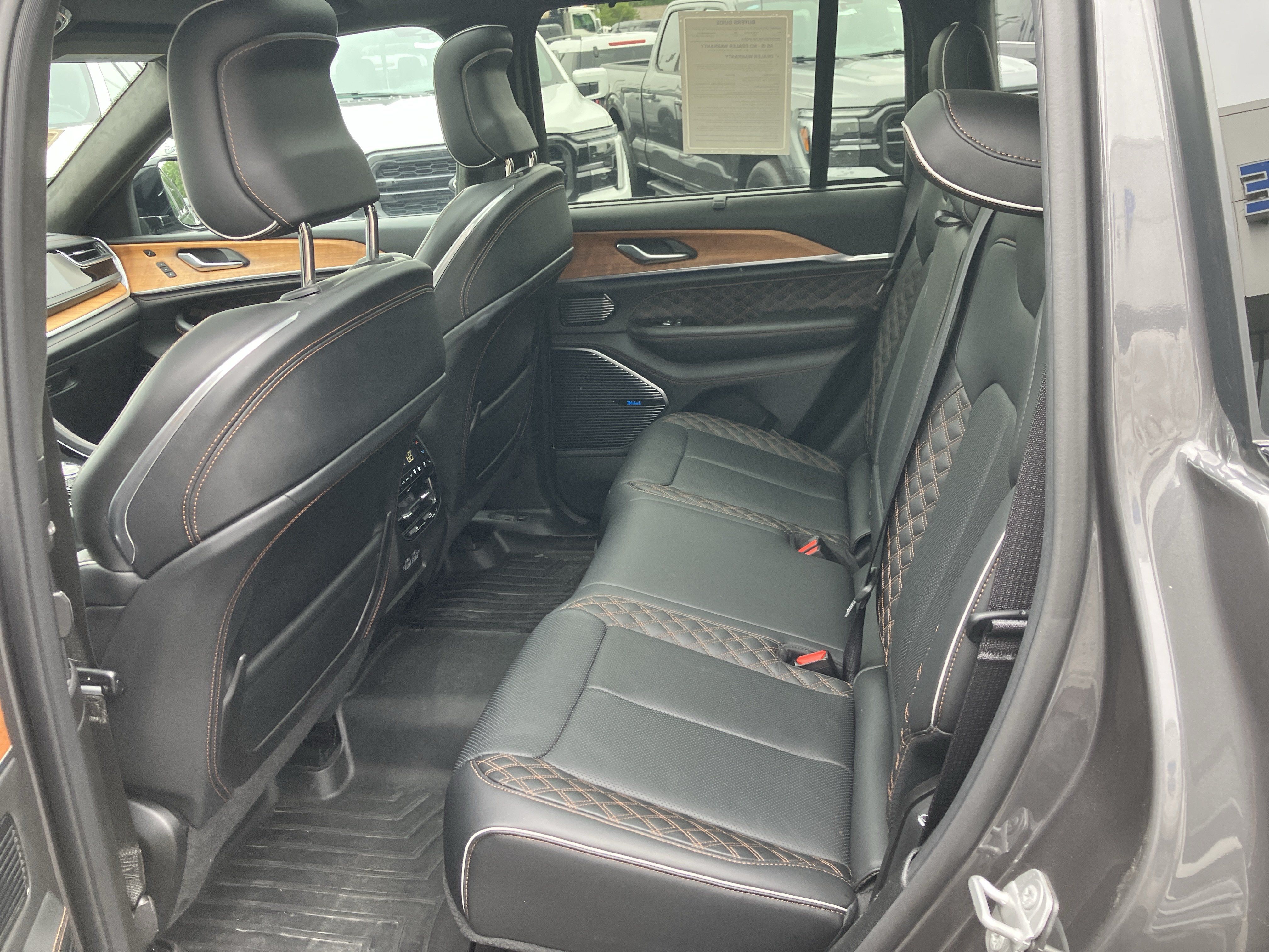 Used 2022 Jeep Grand Cherokee Summit AWD/4WD image 17