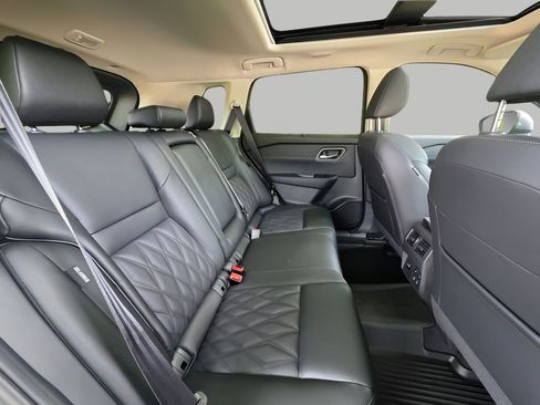 New 2026 Nissan Rogue Platinum AWD/4WD image 8