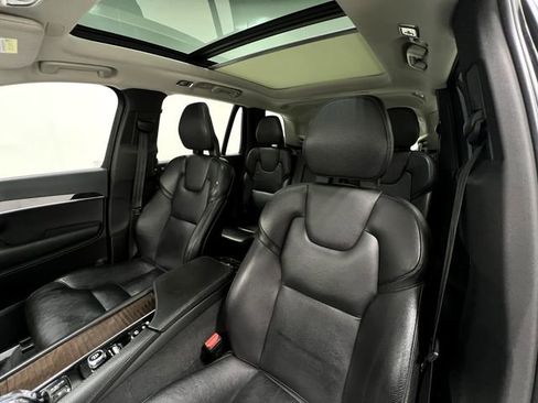 Used 2018 Volvo XC90 T8 Momentum w/ Convenience Package image 14