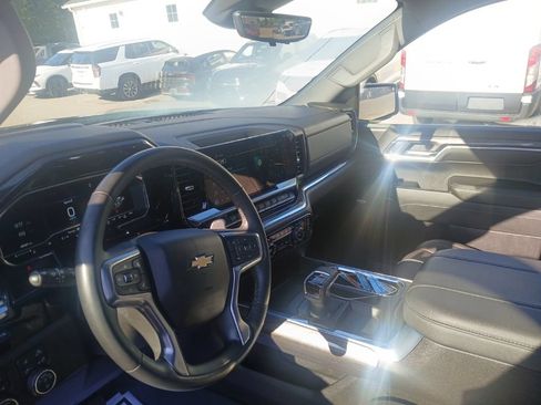 Used 2024 Chevrolet Silverado 1500 LTZ w/ LTZ Premium Package AWD/4WD image 14