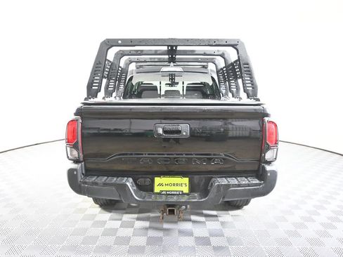 Used 2020 Toyota Tacoma SR5 AWD/4WD image 5