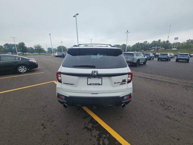 Used 2024 Honda Passport Black Edition image 7