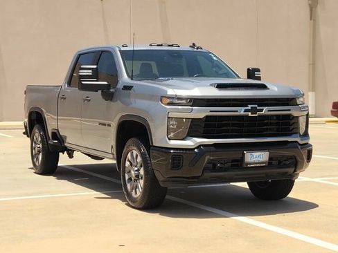 Used 2024 Chevrolet Silverado 2500 Custom w/ Custom Value Package AWD/4WD image 3