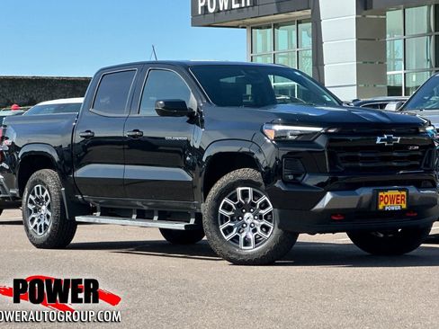 Used 2024 Chevrolet Colorado Z71 w/ Z71 Convenience Package 2 image 1