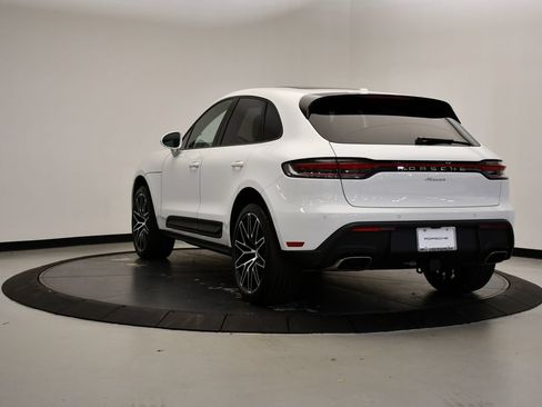 Certified 2026 Porsche Macan AWD/4WD image 3