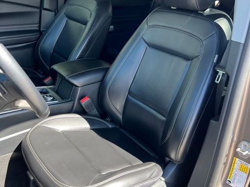 Used 2021 Ford Explorer XLT w/ Equipment Group 202A image 11