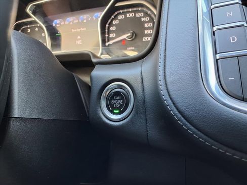 Used 2021 GMC Yukon XL SLE image 32