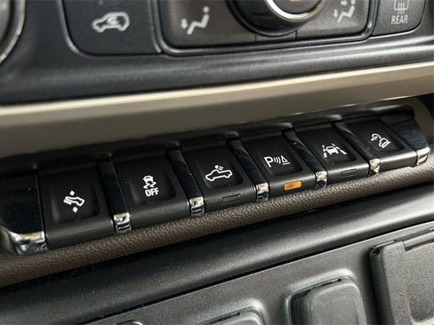 Used 2018 GMC Sierra 1500 Denali image 21