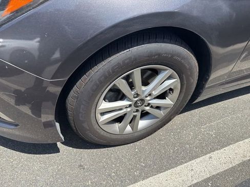 Used 2017 Hyundai Sonata SE FWD image 3
