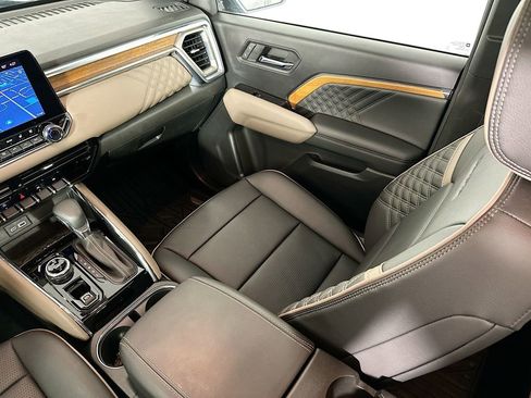 Used 2023 GMC Canyon Denali image 26