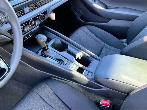 Used 2025 Honda Accord LX image 15