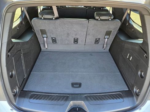 Used 2024 Chevrolet Suburban LT image 13