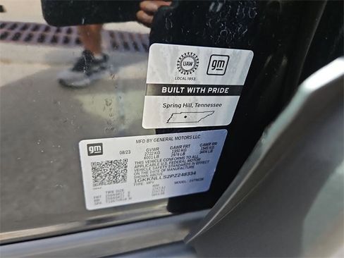 Used 2023 GMC Acadia AT4 image 32