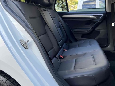 Used 2015 Volkswagen e-Golf SEL Premium image 56