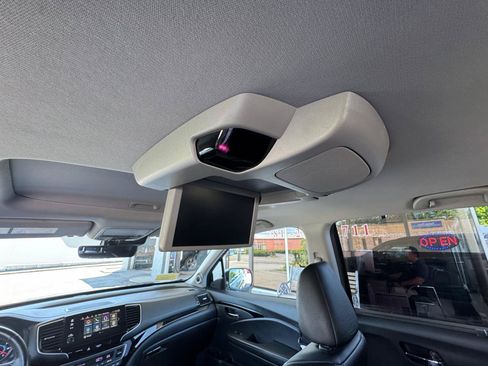 Used 2019 Honda Pilot Touring image 12
