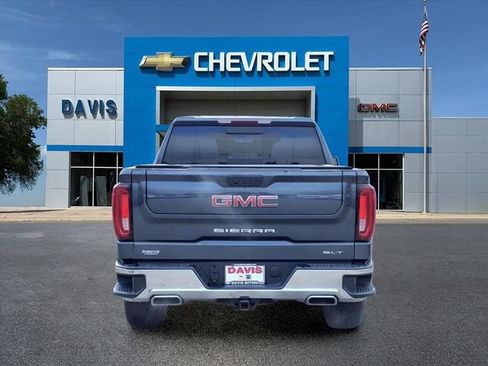 Used 2022 GMC Sierra 1500 SLT w/ SLT Convenience Package AWD/4WD image 4