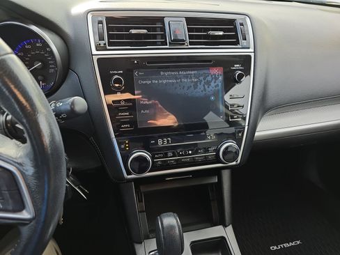 Used 2019 Subaru Outback 2.5i Premium image 14