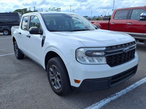 Used 2023 Ford Maverick XLT FWD image 3