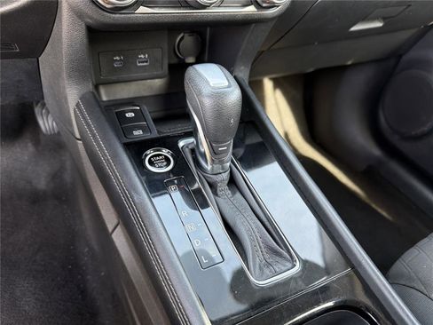 Used 2023 Nissan Kicks SV FWD image 11