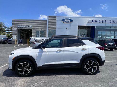 Used 2021 Chevrolet TrailBlazer RS w/ Sun and Liftgate Package FWD image 5