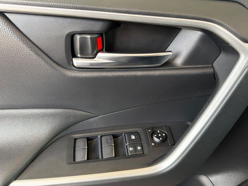 Certified 2023 Toyota RAV4 XLE FWD image 11